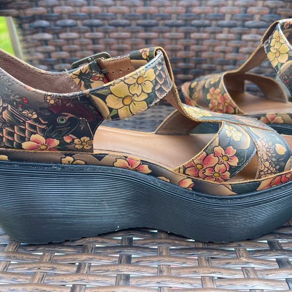 Dr Martens Adaya floral tattoo platform sandals size 42/10 - Picture 6 of 16